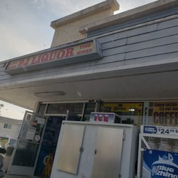 R J Liquor