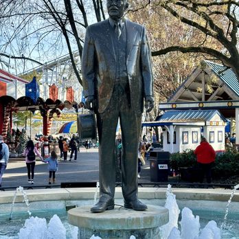Hersheypark - Milton Hershey statue - Amusement Parks Near Me - Hershey, Pennsylvania