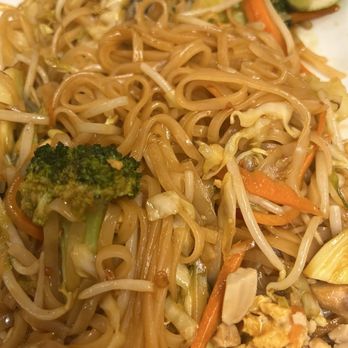 Green Bites Dumpling & Tea Bar - Pad Thai - Chinese Near Me - Brampton, Ontario