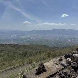 Vesuvio - View halfway up Mt Vesuvio