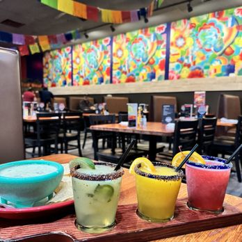 Los Gallitos Fresh Mexican Grill - Margarita flight & jalapeño cheese dip - Mexican Near Me - Mission, Kansas Los Gallitos Fresh Mexican Grill - Margarita flight & jalapeño cheese dip - Mexican Near Me - Mission, Kansas