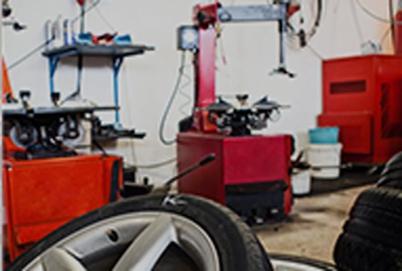 REVOLUTION WHEEL & TIRE Updated October 2024 215 Mapleview Drive E, Barrie, Ontario Tires