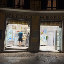 Gelateria del Borgo - Gelatera del Borgo facade - open a little past closing