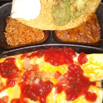Taco Bueno - Cheesy chicken chalada platter! Great shredded chicken inside. (I added the salsa) - Mexican Near Me - Midwest City, Oklahoma Taco Bueno - Cheesy chicken chalada platter! Great shredded chicken inside. (I added the salsa) - Mexican Near Me - Midwest City, Oklahoma