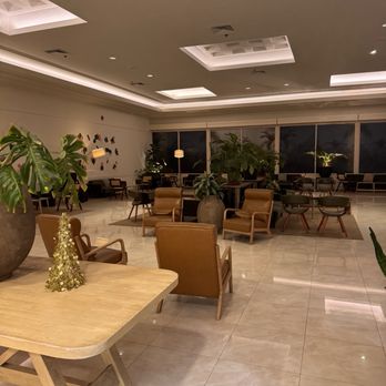Holiday Inn - Lobby seating - Venues & Event Spaces Near Me - Miami, Florida Holiday Inn - Lobby seating - Venues & Event Spaces Near Me - Miami, Florida