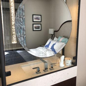 Hotel Atwater - Bathroom, bedroom, glass bottom boat. Small but that's most rooms in Catalina. - Hotels Near Me - Avalon, California Hotel Atwater - Bathroom, bedroom, glass bottom boat. Small but that's most rooms in Catalina. - Hotels Near Me - Avalon, California