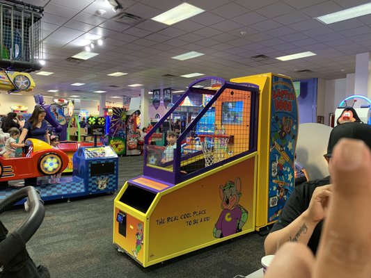 Chuck E. Cheese by null