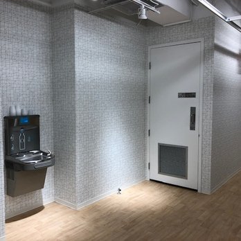 SET Physical Therapy - Women's locker room includes showers, towel service, and lockers - Physical Therapy Near Me - Washington, DC, District of Columbia SET Physical Therapy - Women's locker room includes showers, towel service, and lockers - Physical Therapy Near Me - Washington, DC, District of Columbia