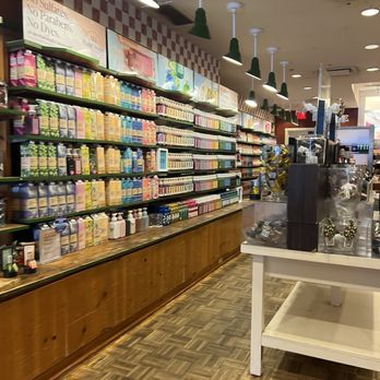 Bath & Body Works - Cosmetics & Beauty Supply Near Me - Plainview, New York Bath & Body Works - Cosmetics & Beauty Supply Near Me - Plainview, New York