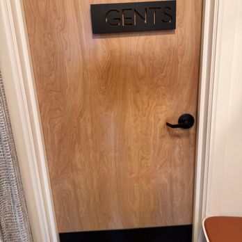 Everett Farms - Mens bathroom - American Near Me - Lake Forest, Illinois