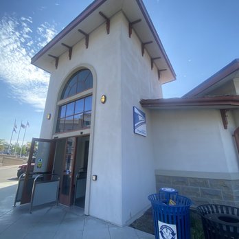 US Post Office - Outside - Post Offices Near Me - La Mesa, California