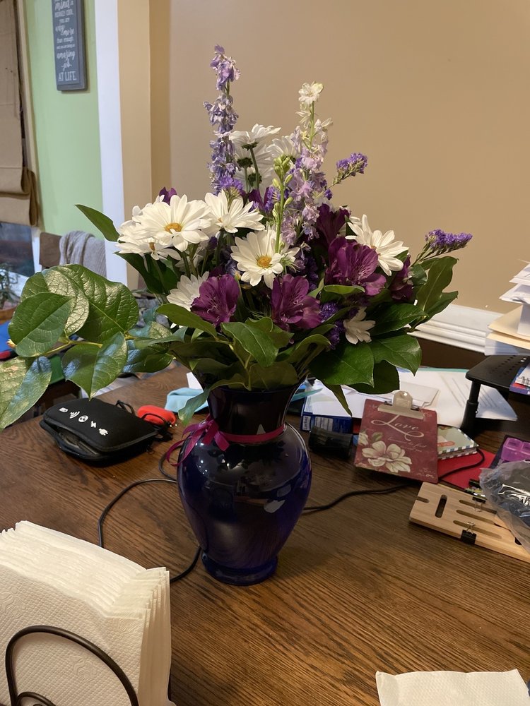 BARTLETT’S GREENHOUSES & FLORIST Updated September 2024 19 Photos