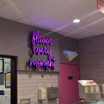 Baskin-Robbins - Inside - Ice Cream & Frozen Yogurt Near Me - Riverside, California
