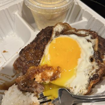Broke Da Mouth - Loco Moco - Food Trucks Near Me - Lacey, Washington Broke Da Mouth - Loco Moco - Food Trucks Near Me - Lacey, Washington