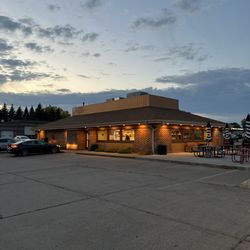 Amore Ice Cream - Large ice cream shop!
