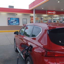 Circle K - Gassing up & getting some Fuji water. Hey this Circle K has showers, hmmm.