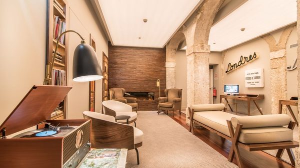 Hotel da Baixa by null