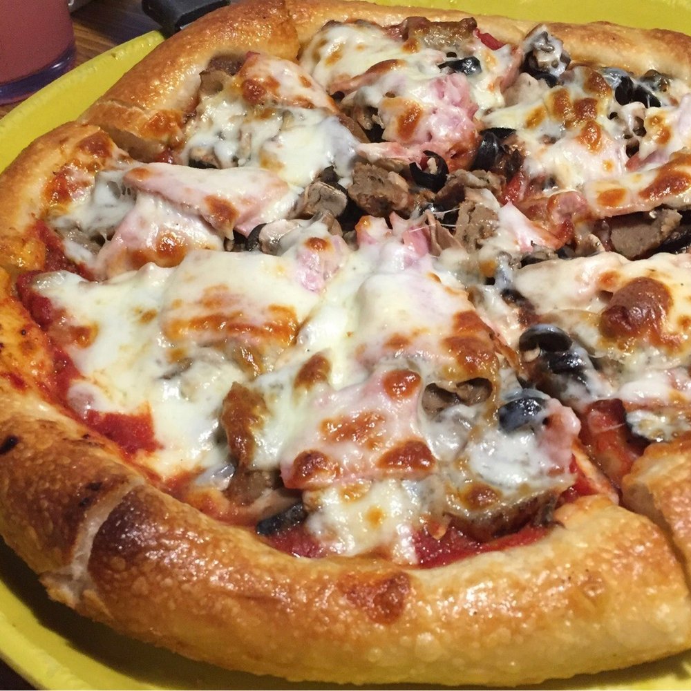 Georgio's Pizza - Georgio's house special, medium. - Pizza Near Me - Pensacola, Florida Georgio's Pizza - Georgio's house special, medium. - Pizza Near Me - Pensacola, Florida