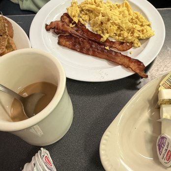 Fifties Diner - Eggs and bacon - American Near Me - Chicopee, Massachusetts