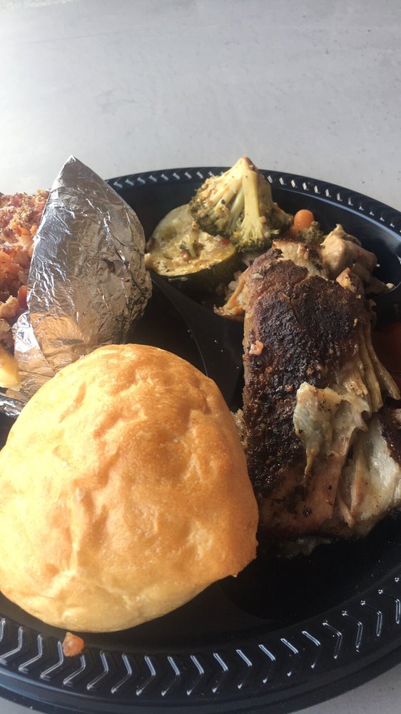 Tip Pit Barbeque Logo