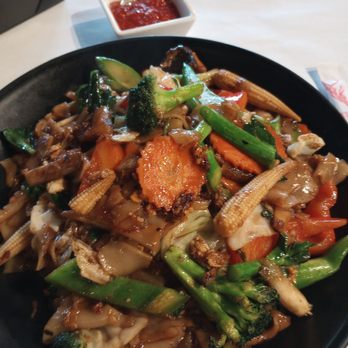 Thai Siri Restaurant - Mee Krob, added Gai Lan & Baby Corn; healthy & filling with sSmbal Olek - Thai Near Me - Streamwood, Illinois Thai Siri Restaurant - Mee Krob, added Gai Lan & Baby Corn; healthy & filling with sSmbal Olek - Thai Near Me - Streamwood, Illinois