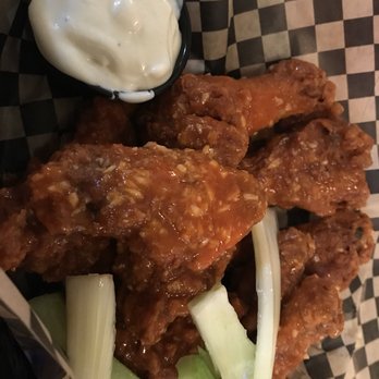C View Inn - Garlic hot wings- this should be the standard by which all other wings are judged. Delicious! - American Near Me - Cape May, New Jersey