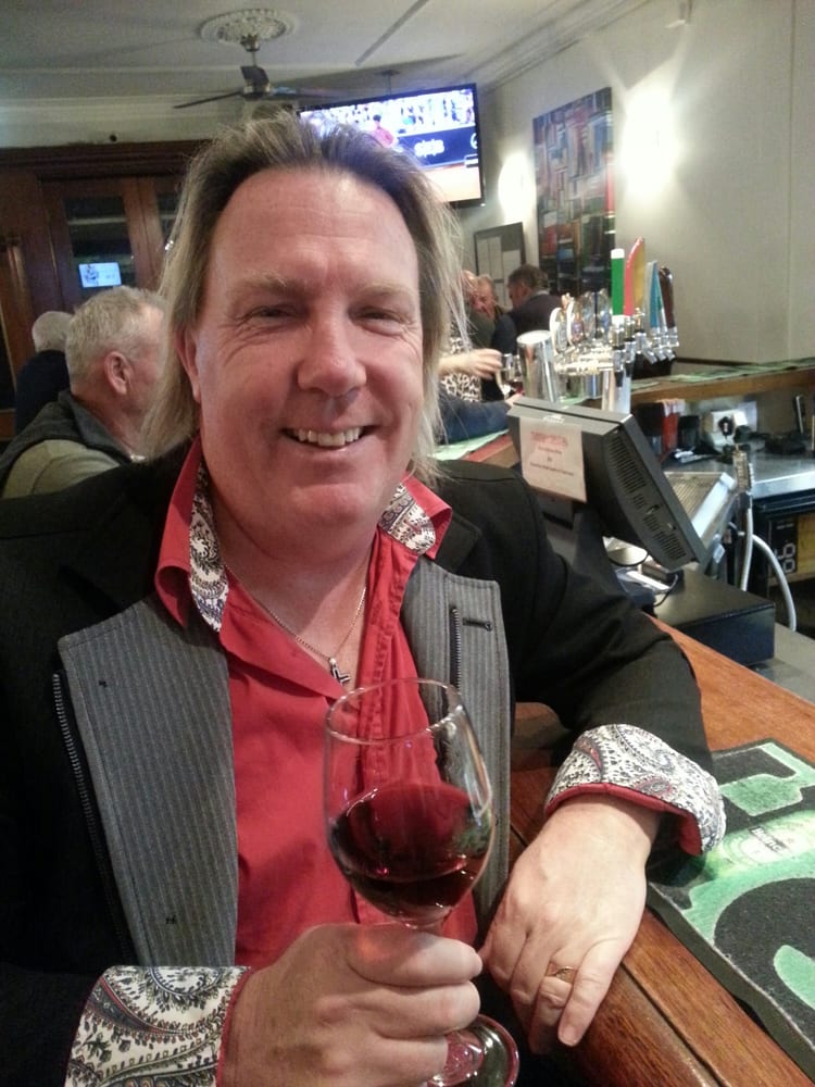 LEGENDS BAR & Updated September 2024 6 Hislop Rd