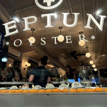 Neptune Oyster - Seafood Near Me - Boston, Massachusetts