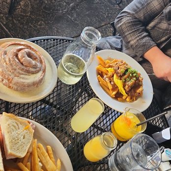 Brunch Snob - House Club! CFS poutine!! Cinnamon roll!! Bottomless mimosas!!! - Breakfast & Brunch Near Me - Phoenix, Arizona Brunch Snob - House Club! CFS poutine!! Cinnamon roll!! Bottomless mimosas!!! - Breakfast & Brunch Near Me - Phoenix, Arizona
