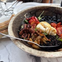 Vegetarian burrata and bread