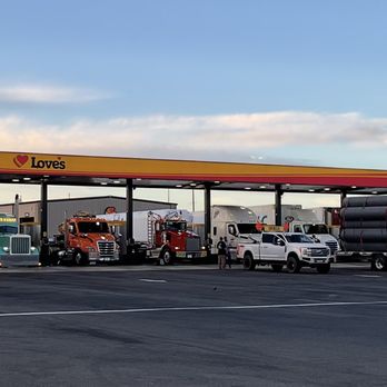 Love's Travel Stop - Gas Stations Near Me - Williams, California
