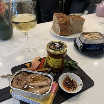 Haven - Win and tins - Wine Bars Near Me - Menlo Park, California