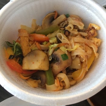 Sen Chay - This is one pot of the curry noodles (5 of the noodles) Nice enough but not like my starter - Vegetarian Near Me - Helsinki, 18 Sen Chay - This is one pot of the curry noodles (5 of the noodles) Nice enough but not like my starter - Vegetarian Near Me - Helsinki, 18