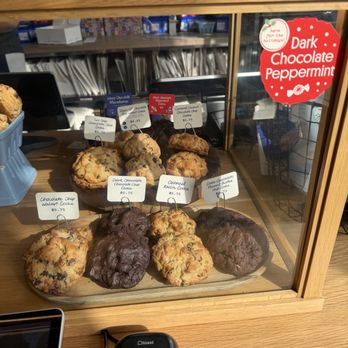Levain Bakery - Bakeries Near Me - Venice, California