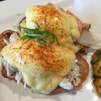 Moena Café - You can mix and match your bennedicts- crab and salmon - Cafes Near Me - Honolulu, Hawaii