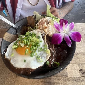 Leahi Bar & Grill - Bars Near Me - Honolulu, Hawaii Leahi Bar & Grill - Bars Near Me - Honolulu, Hawaii