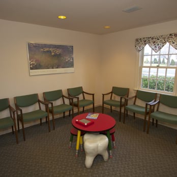 Leonard Diamond, DDS - Reception area - General Dentistry Near Me - Kearny, New Jersey Leonard Diamond, DDS - Reception area - General Dentistry Near Me - Kearny, New Jersey