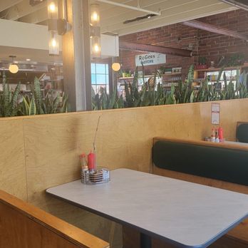 The Laundry Diner - Booths downstairs - Breakfast & Brunch Near Me - Savannah, Georgia