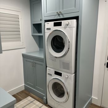 Steve's Wood Working - Laundry room cabinets - Carpenters Near Me Steve's Wood Working - Laundry room cabinets - Carpenters Near Me