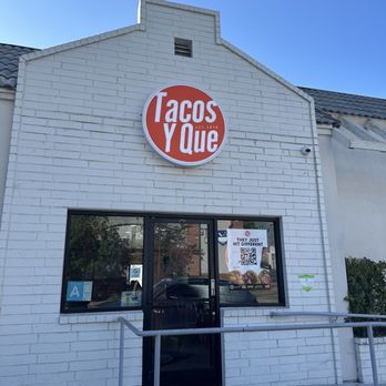 Tacos Y Que - Outside - Tacos Near Me - Whittier, California