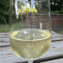 Nachbarschaftsheim - Girlan Weine in Weiß, Rosé und Rot