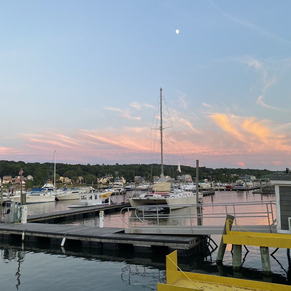 Fair Haven Oyster Co. - Sunset view. - Seafood Near Me - New Haven, Connecticut Fair Haven Oyster Co. - Sunset view. - Seafood Near Me - New Haven, Connecticut