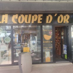 La Coupe d'Or - The entrance