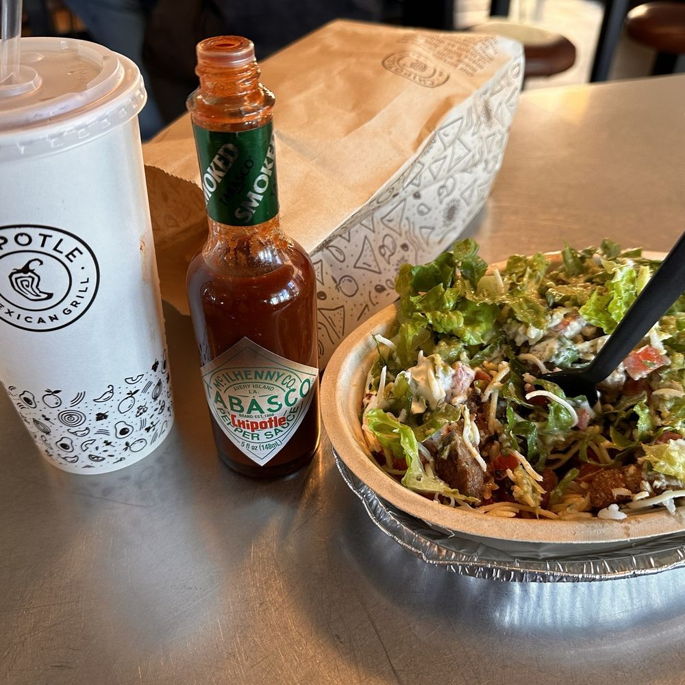 Chipotle Mexican Grill - Bowl, chips, drink - Fast Food Near Me - Orland Park, Illinois