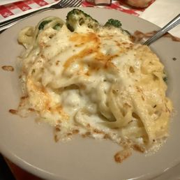 Spaghetti Works- chicken alfredo Spaghetti Works- chicken alfredo