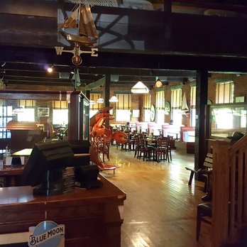 Westbrook Lobster - Dining Area - Seafood Near Me - Wallingford, Connecticut