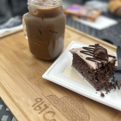 967 Coffee - Iced mocha and kinder chocolate cake