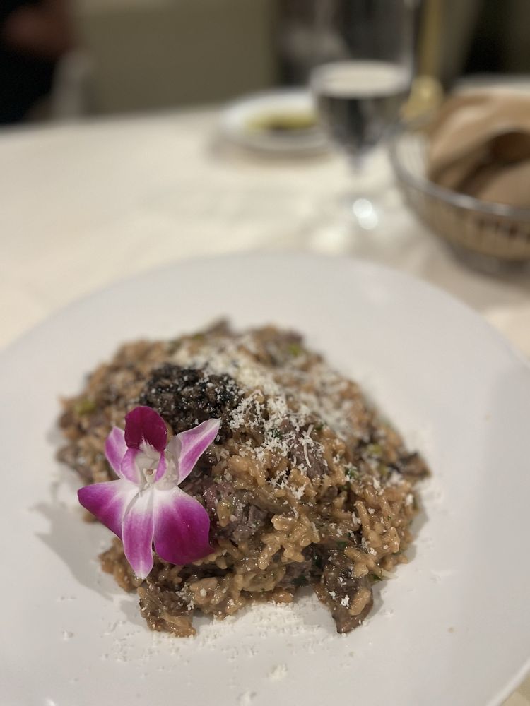 Vigilucci's Seafood & Steakhouse