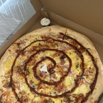 Slice House by Tony Gemignani - XL 20" BBQ Chicken - Pizza Near Me - Belmont, California Slice House by Tony Gemignani - XL 20" BBQ Chicken - Pizza Near Me - Belmont, California