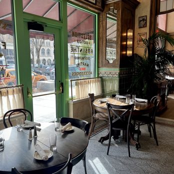 Le Suprême - French Near Me - Detroit, Michigan